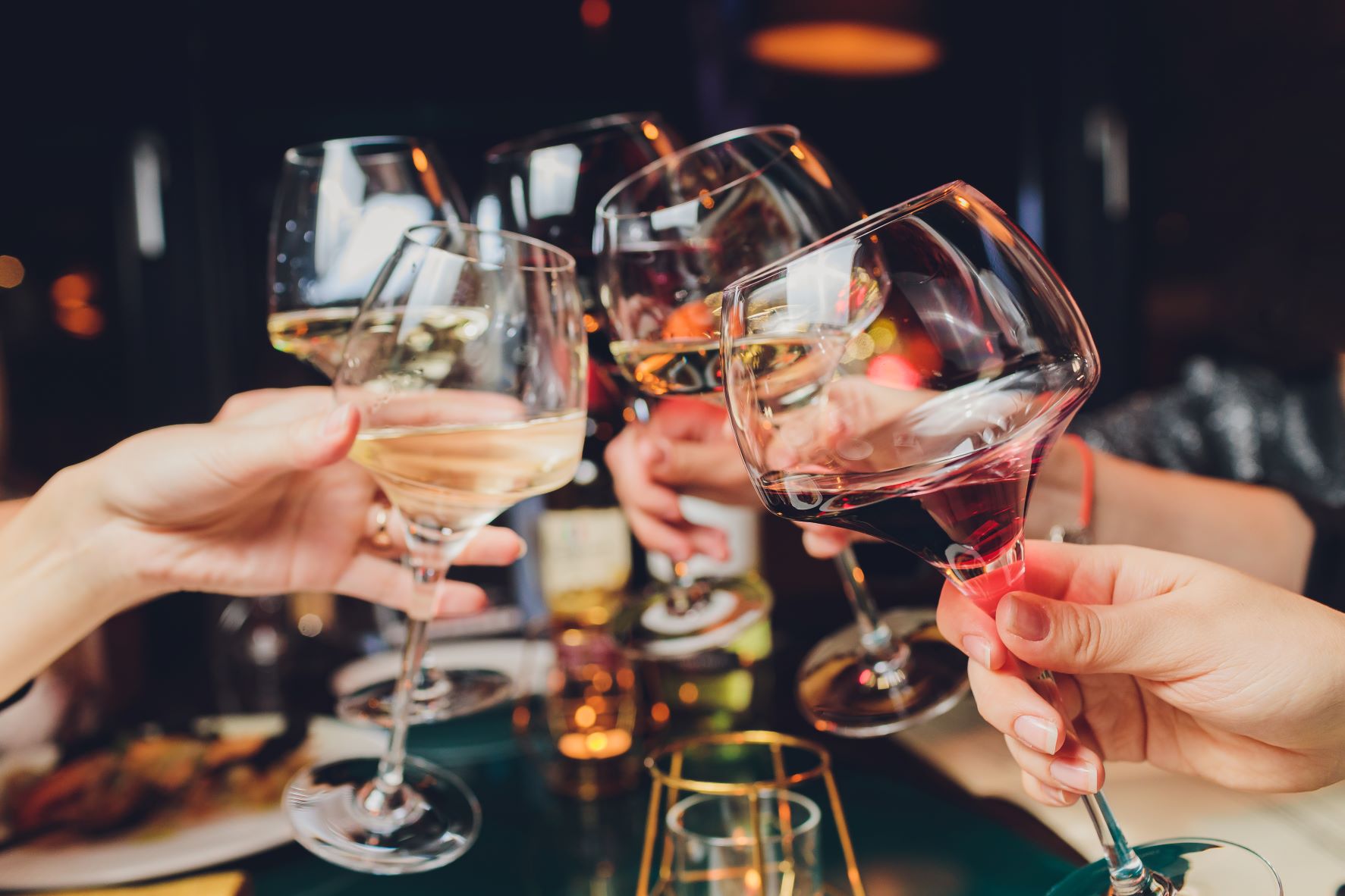 Glasses clicking - alcohol awareness